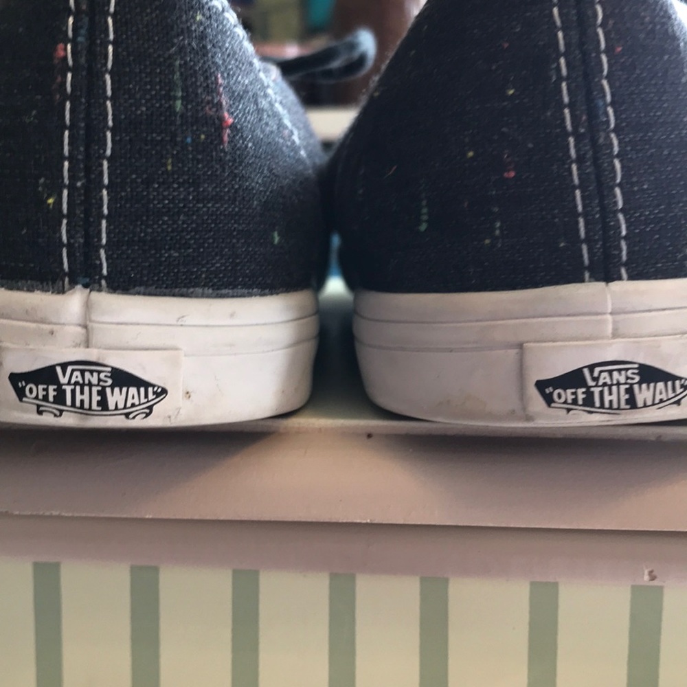 Vans - Picture 5 of 6